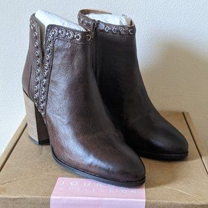 Journee Collection Womens Jorri Brown Leather Embellished Booties Shoes NWT